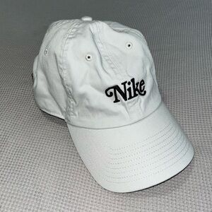 NWOT Nike Golf Hat
